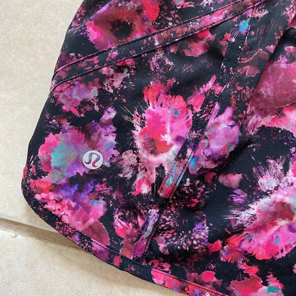 Lululemon Tracker Short V *4" Fluoro Floral Multi Women's 4 - Picture 6 of 9